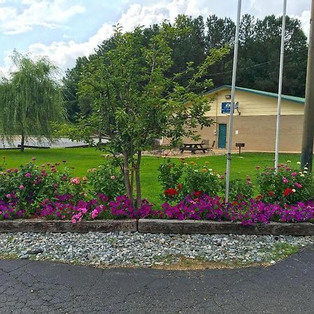 Americas Best Value Inn Heflin Bagian luar foto