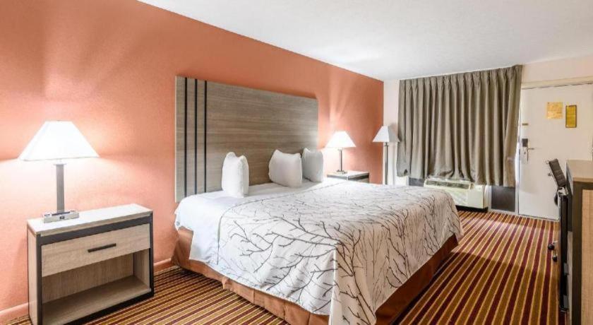 Americas Best Value Inn Heflin Bagian luar foto